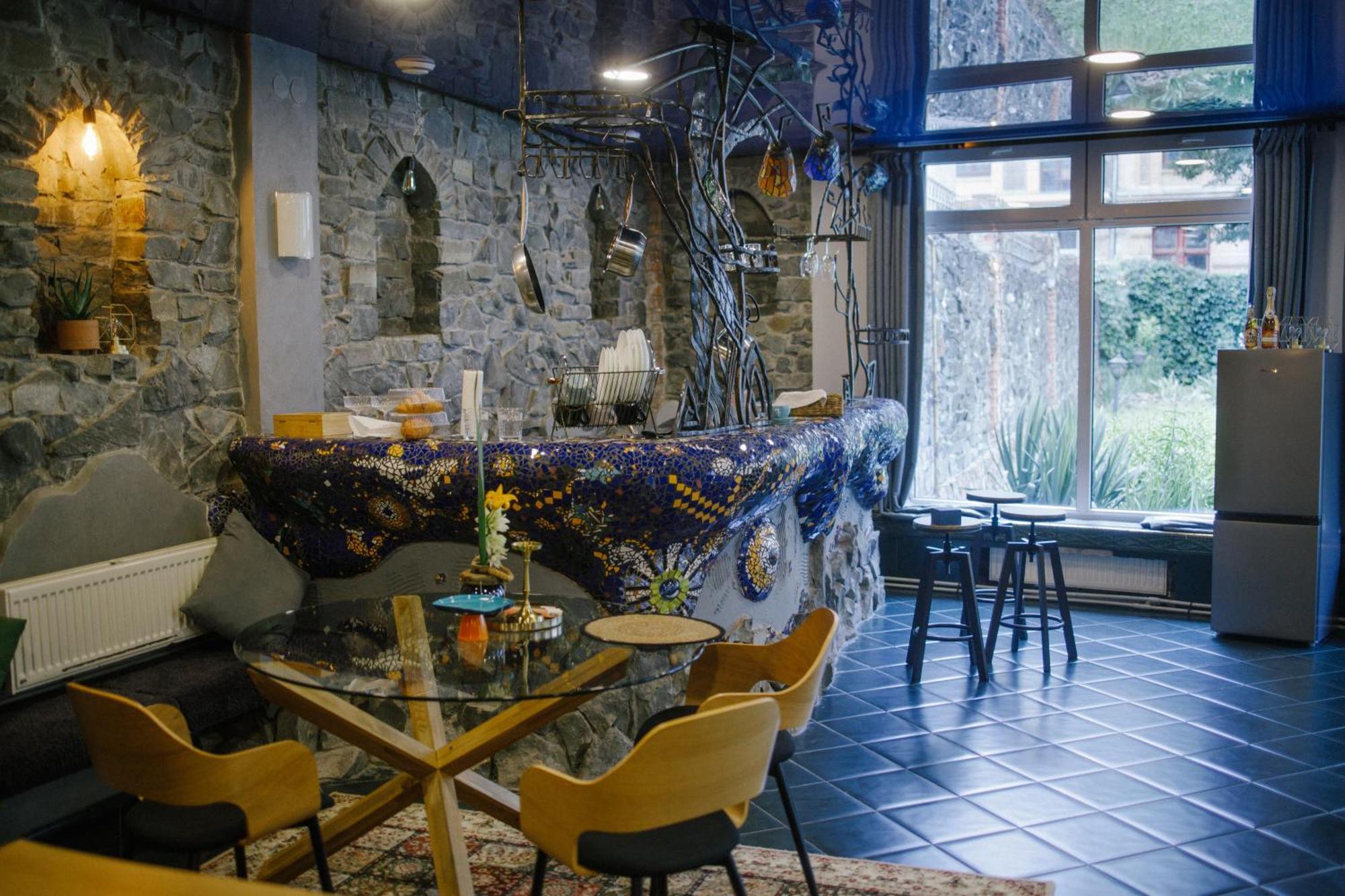 Gaudi Apartment In Lviv Luaran gambar